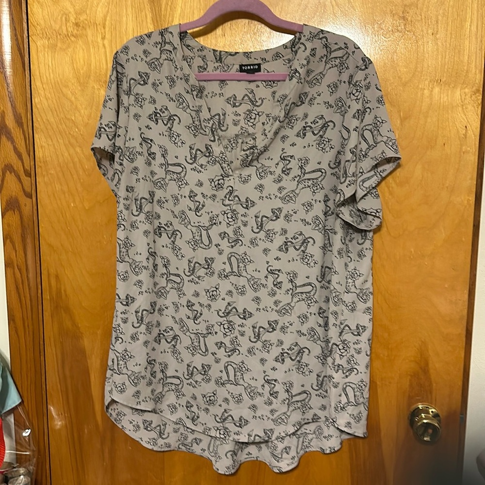 Women’s Torrid Georgette Mermaid Print Blouse, Size 1